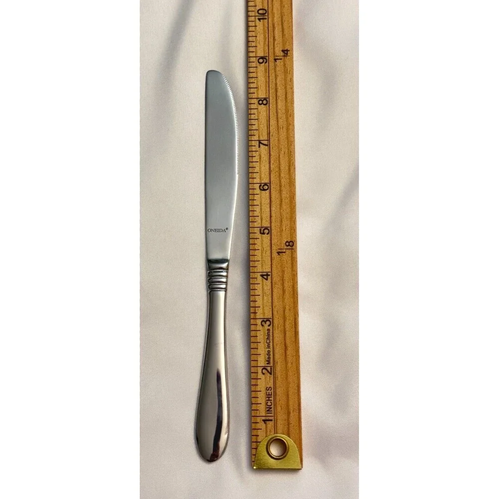Oneida Banbury Set of 4 Dinner Knives New Unused Stainless Steel Flatware China